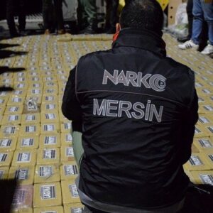 mersin limaninda 587 kilogram esrar yakalandi 1fZAAMrp