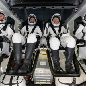 uzayda 5 aylik gorev sonrasi crew 10 ekibi dunyaya dondu PR5V8KHt