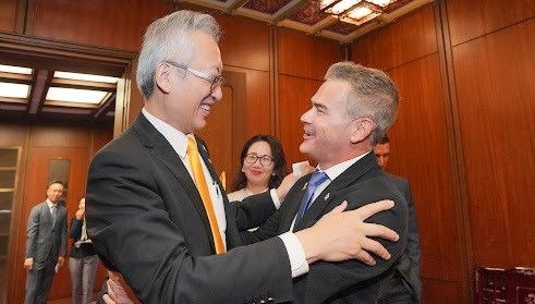 cinden israilli vekile sert tepki parcalara ayrilir 27pqKDly