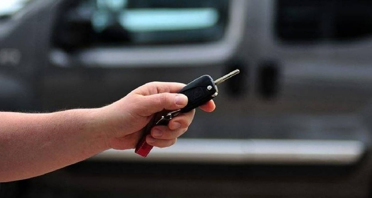 ikinci el araclarda satilmayan modeller aciklandi bu otomobilleri alan basini taslara vuruyor Knae3O6d