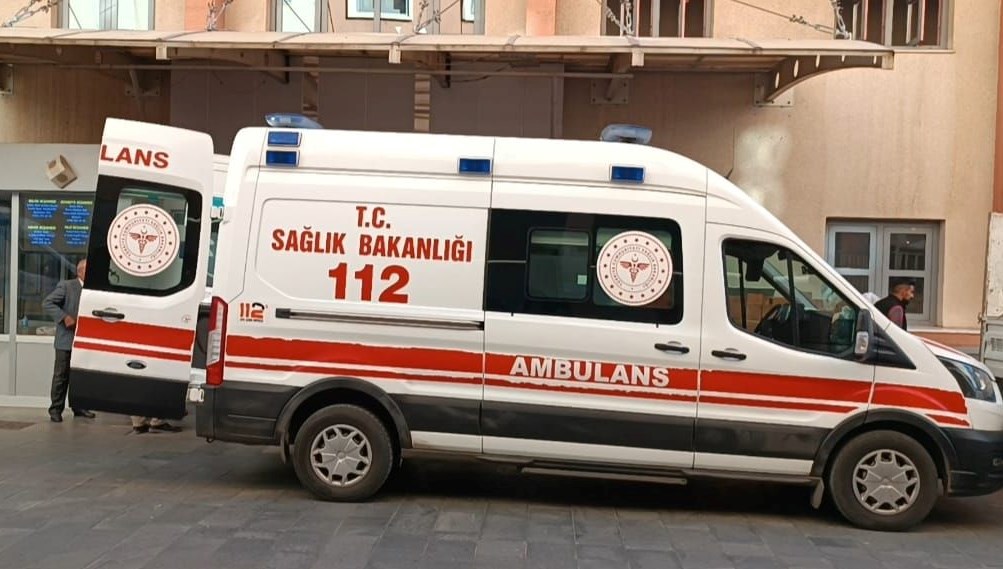 insaat iscisi metrelerce yukseklikten dustu 5H4XHQla