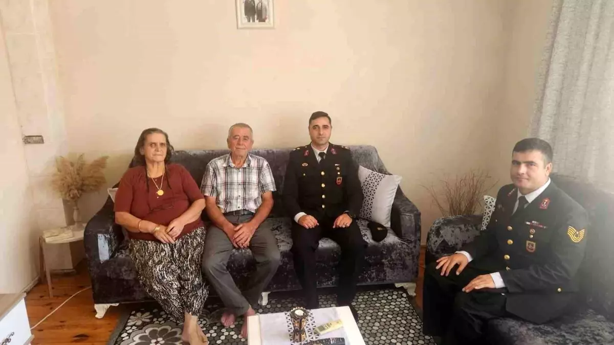 jandarma kibris gazilerini ziyaret etti a1vtay6A