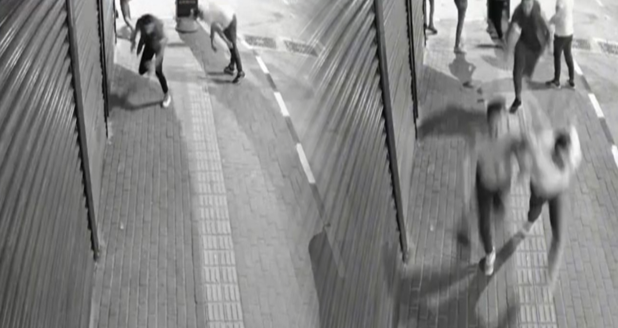 tartistigi kisiyi basindan vurdu dehset anlari kamerada Qv5n7Gbr