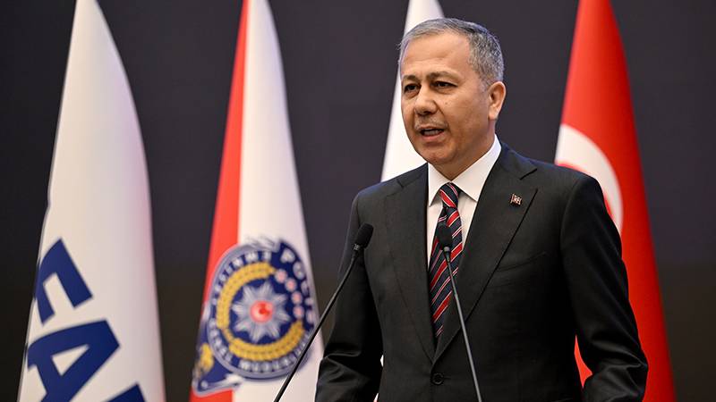 bakan yerlikaya 2024 yilinda ters yonde arac kullanan suruculer yuzunden 2 bin 836 kaza meydana geldi nXJzTXBe.jpg