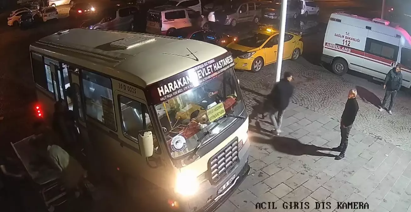 dolmus soforu kalp krizi geciren yolcuyu hastaneye ulastirdi DpDw9M36.jpg