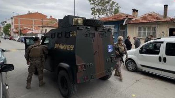 edirnede bir evde 15 kacak gocmen ile 4 feto suphelisi yakalandi R3ge7EMv