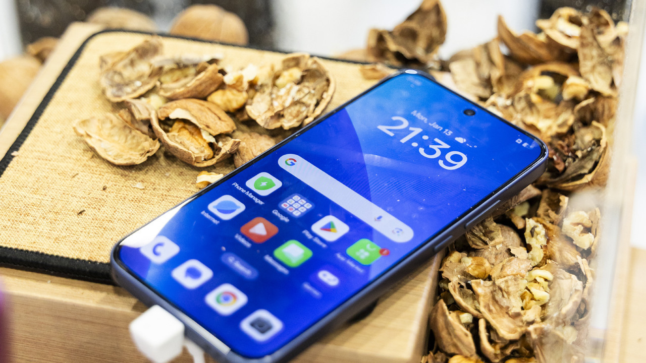 oppo a6 pro duyuruldu bu telefonu kirmak icin ekstra cabalamak gerekiyor wTRMHCBw.jpg