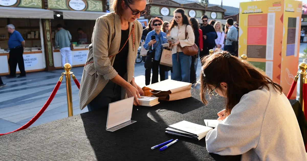 bursada osmangazi kitap fuarina ilgi artarak devam ediyor tWfLDv6b.webp