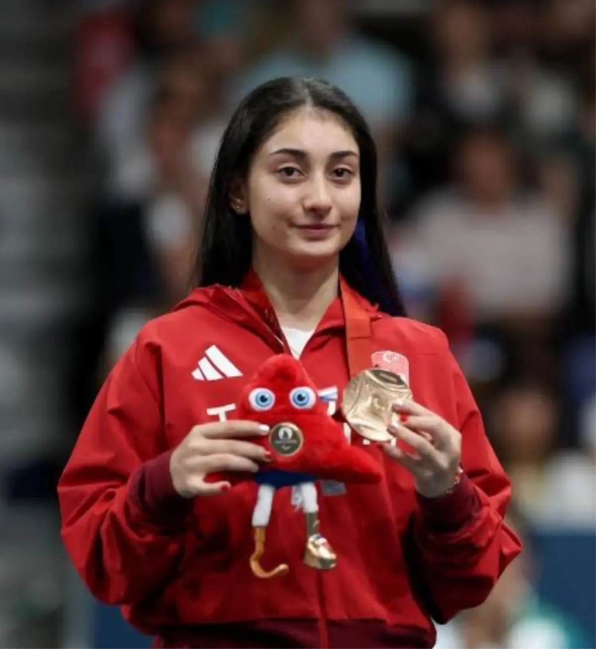 ebru acer virtus dunya masa tenisi sampiyonasinda gumus madalya kazandi Ziquagf3.jpg