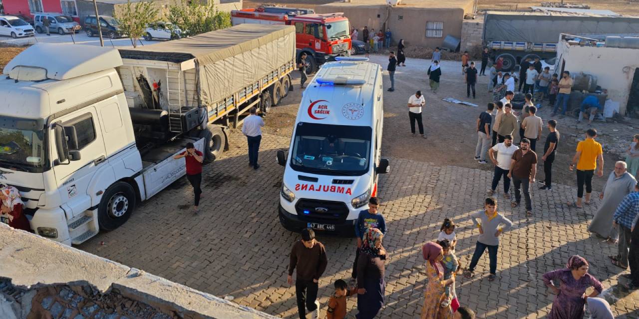 mardinde aci olay babasinin kullandigi tirin altinda kalan bebek oldu kIPYgO9R.jpg