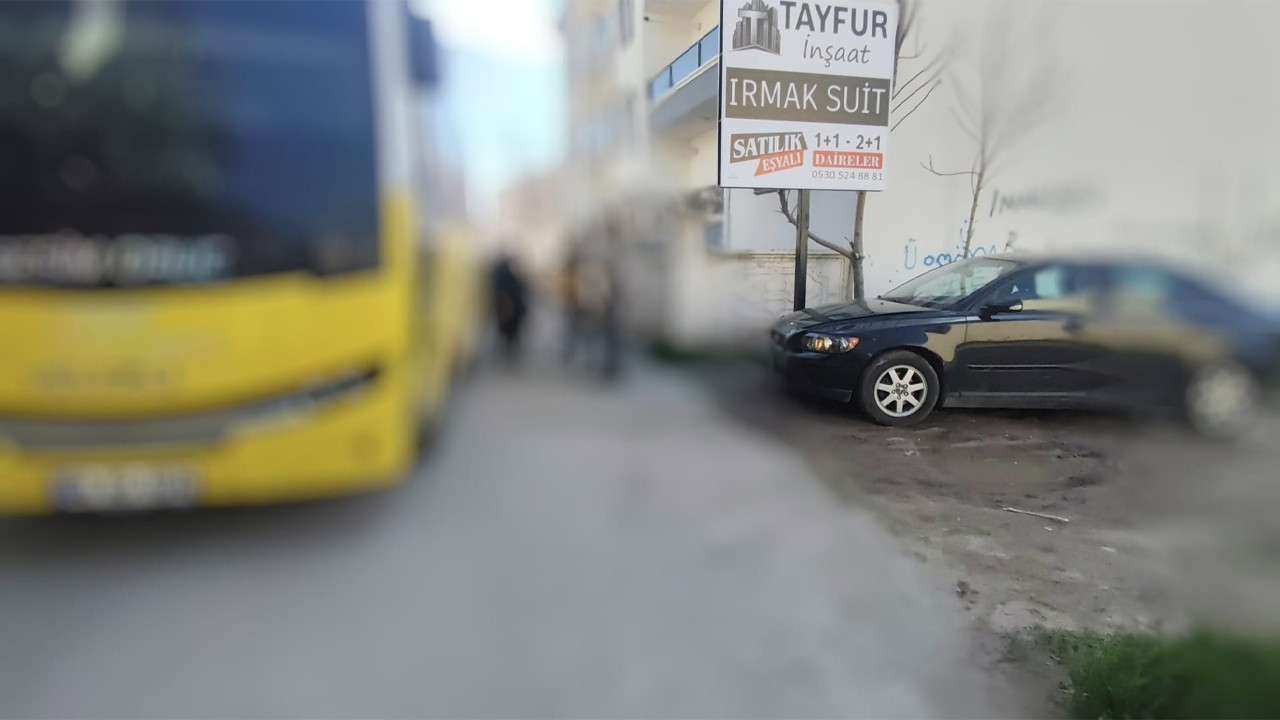 Aksaray’da Otobüs ve Otomobil Çarpıştı: Dört Kişi Yaralandı