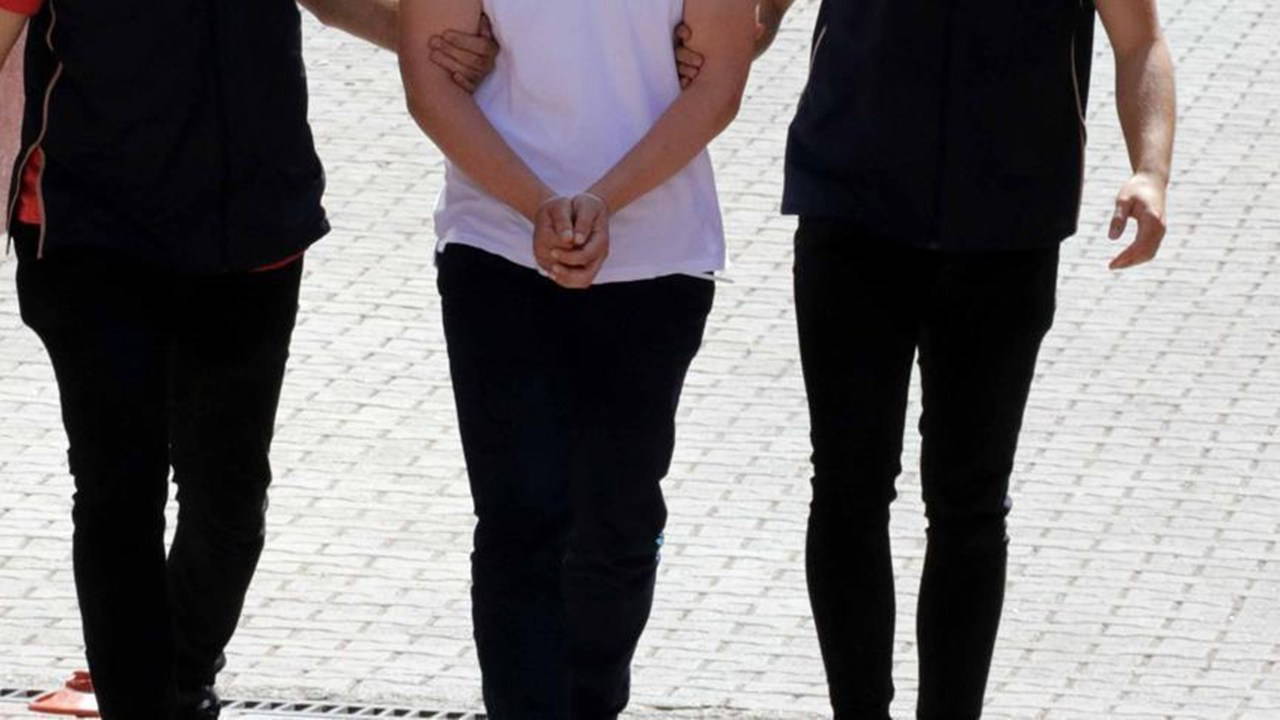 Çanakkale’de Silah Göstererek Tehdit Eden 14 Yaşındaki Öğrenci Gözaltına Alındı