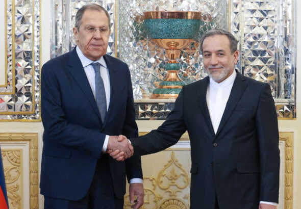 erakci-ve-lavrov-bricste-bulustu-tCbOfeGQ
